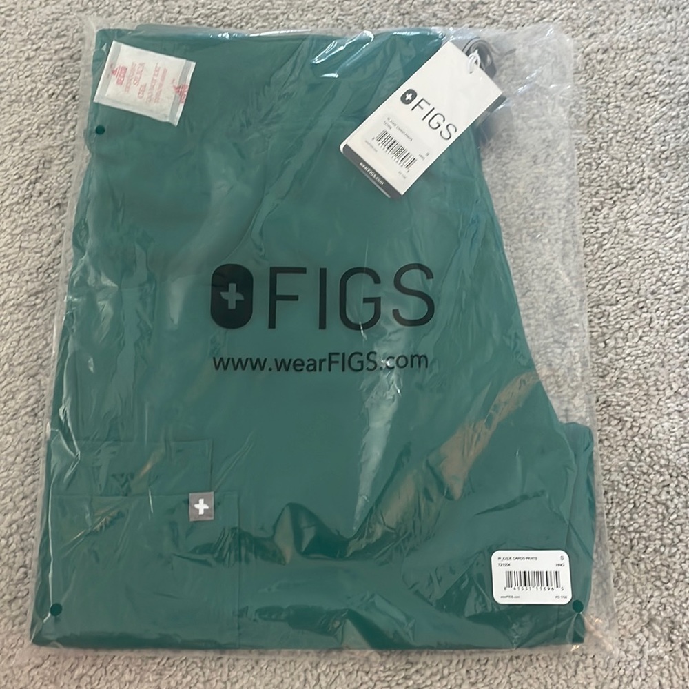 Figs Hunter Green Small Regular Kade Cargo